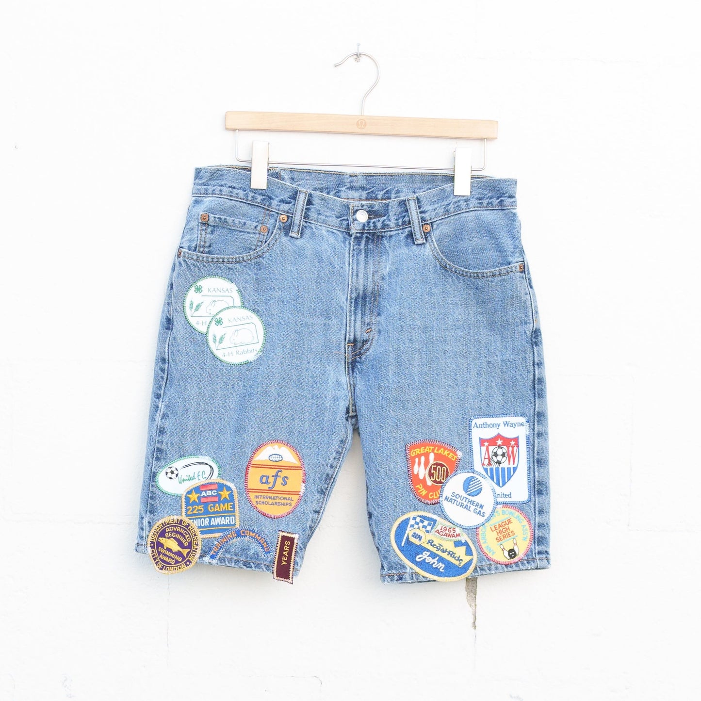 REWORKED LEVI DENIM SHORTS 008 - 33" X 10"