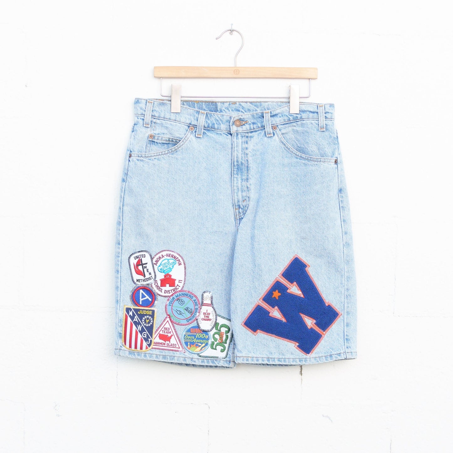 REWORKED LEVI DENIM SHORTS 007 - 34" X 10"